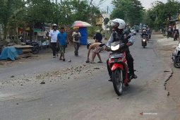 Satlantas Situbondo Tertibkan Dump Truk Muat Hasil Tambang