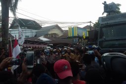 Mahasiswa duduki kediaman gubernur di Ternate