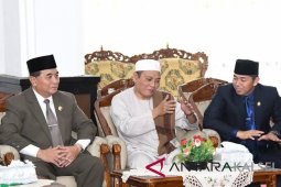 Guru Kapuh berikan tausiyah awali rapat paripurna DPRD
