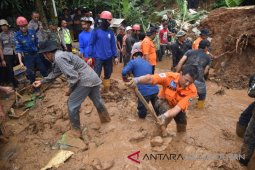 Masyarakat Purwakarta dengar suara gemuruh saat longsor