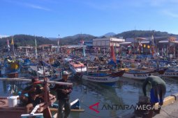 Perahu nelayan Sukabuimi tenggelam ditabrak kapal tongkang