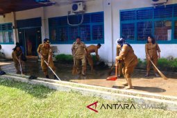 Antisipasi banjir masing-masing dinas gotong royong