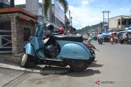 Trotoar berubah menjadi lahan parkir