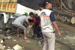 Truk Tertimpa Longsor di Trenggalek Berhasil Dievakuasi
