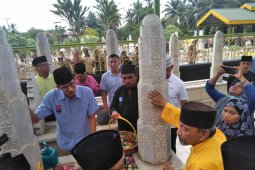 Sandiaga Salahuddin Uno Ziarah Ke Makam Sultan Langkat