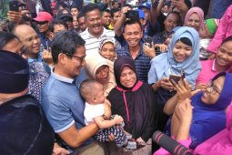 Cawapres Sandiaga Uno disambut pedagang Tanjungpura
