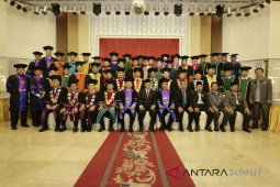UMSU Wisuda Kapoldasu dan Walikota Medan