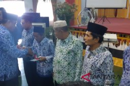 33 Aparatur Madina terima penghargaan