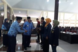 Bupati Bondowoso Berikan Beasiswa Kepada 312 Mahasiswa