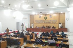Tujuh Fraksi sampaikan pandangan umum R-APBD 2019