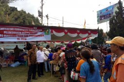 Perindag Simalungun pasar murah di Parapat