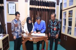 Tanah Laut Polytechnic receives Lippo Group scholarship