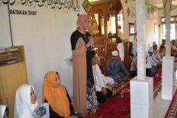 Bupati hadiri Maulid di Desa Banyiur