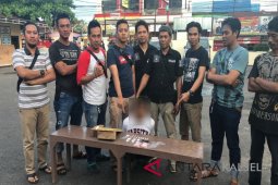 Polsek Banjarmasin Barat gerebek rumah temukan ekstasi dan sabu