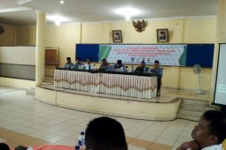 Bukan forum pemanis bibir saja