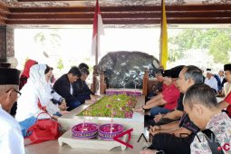 Bung Karno Yang Terus "Menghidupi" Warga Blitar