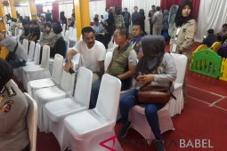 Bupati Bangka temui keluarga korban di Posko RS Polri