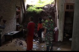 Dua Rumah di Tulungagung Rusak Diterjang Tanah Longsor