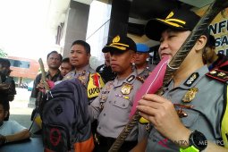 Pasangan pengantin baru pembunuh bayi ditangkap