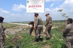Satpol PP Madiun Segel Galian C Bermasalah