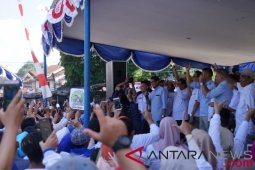 Sandiaga Uno kukuhkan tim relawan Prabowo-Sandi untuk Maluku Utara