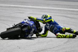 Marquez juara Motogp Malaysia, setelah Rossi terjatuh