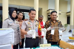 Polrestabes Surabaya Tangkap Pengedar Pil Koplo