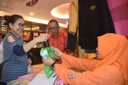 Dekranasda Kabupaten Gorontalo Pamerkan Karawo Di Batam
