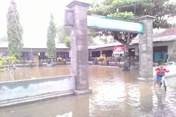 Kegiatan Belajar SDN Sumberagung di Jember Diliburkan Akibat Banjir