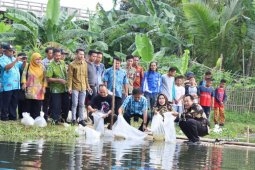 Bupati Serang Tebar Benih Ikan