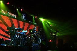 Suka duka dan rencana God Bless di usia 45 tahun