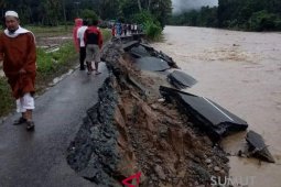 Tergerus sungai, Jalan Kota Nopan amblas