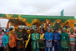 Kemeriahan Mandek Bedel Keraja Keraton Tayan