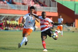 Madura United bawa 18 pemain ke Gianyar