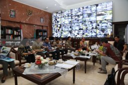 Pemkot Kitakyusu Bantu Pengelolaan Limbah Medis di Surabaya
