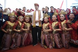 Presiden Jokowi Bagikan 1.300 Sertifikat Tanah