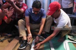 Sandiaga Kunjungi Perajin Alat Dapur di Banyuwangi (Video)