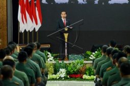 Jokowi minta TNI rencanakan program pertahanan keamanan