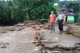 Dua korban banjir bandang belum juga ditemukan
