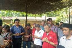 Warga Lintas Agama di Jatim Ziarah Makam Gus Dur
