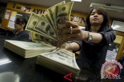 Dolar AS menguat, pasar saham bangkit