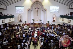 Korban bom di Surabaya rayakan Natal dengan damai