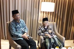 Mahfud MD sempat dibisiki Maimun Zubair