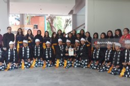 Paduan Suara Ubaya Raih Emas di Hong Kong