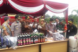 Kejari Tabalong Musnahkan Barang  Bukti Pidana Umum