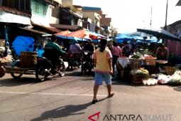 Aktivitas pasar tradisional Pematangsiantar normal