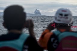 Anak Krakatau keluarkan ratusan kali letusan dalam sehari