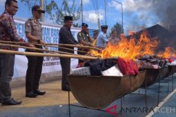 Barang selundupan senilai Rp124 juta dimusnahkan