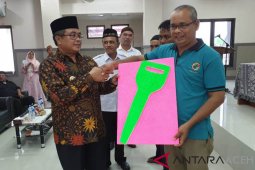 Nelayan Aceh Barat dapat bantuan 28 boat dan satu mobil