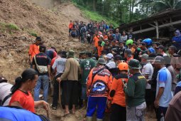 Banjir Bandang Dan Tanah Longsor Di Pacitan